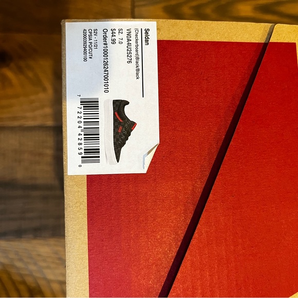 VANS Sneakers, Seldan style, checkerboard black, kids size 7 - Picture 7 of 7